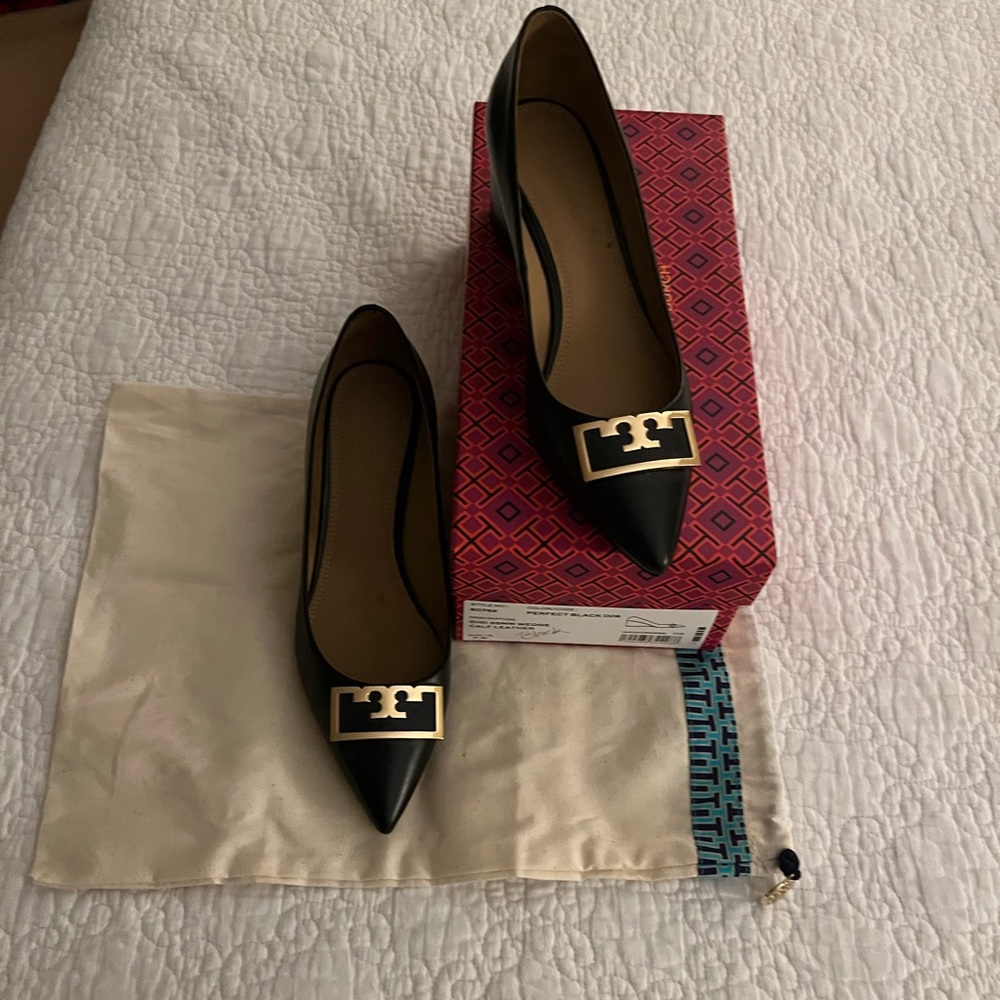 Tory Burch GiGI 55MM Wedge size 7.5